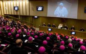 Papst spricht zur Weltbischofssynode in Rom