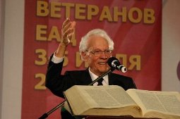 Pastor Michail P. Kulakow bei einer