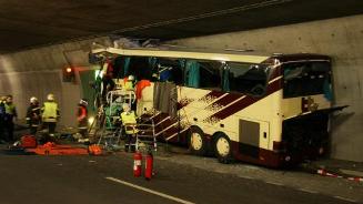 Unfallbus im A9-Tunnel zwischen Siders Ost und Siders West