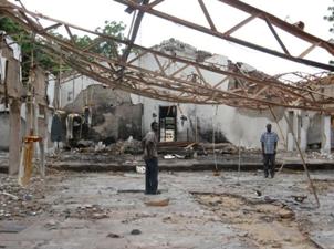 Überreste der von Boko Haram ausgebombten EYN-Kirche in Wulari/Maiduguri, Nigeria
