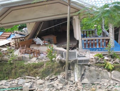 Vom Erdbeben zerstörtes Haus auf den Philippinen