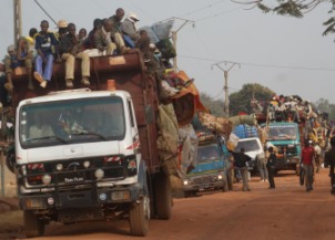 Zentralafrikanischen Republik: Lastwagenkonvoi mit muslimischen Flüchtlingen Richtung Tschad
