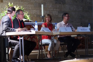 Diskussionsrunde mit den Referenten zum Thema: „Ich bin mein eigener Priester“