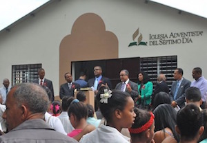 Eröffnung einer Kirche der Siebenten-Tags-Adventisten in der Dominikanischen Republik, August 2014
