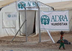 Schulzelte von ADRA Kurdistan im Binnenflüchtlingslager Baharka, bei Erbil, im Nordirak