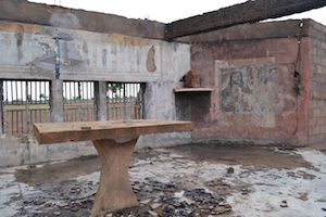 Nigeria: Von der Terrorgruppe Boko Harma zerstörte römisch-katholische Kirche St. Joseph
