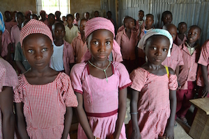 Schülerinnen und Schüler in Nigeria