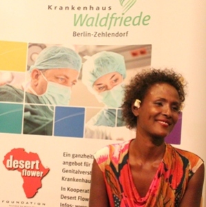 Waris Dirie, Schirmherrin des „Desert Flower Center“ im Krankenhaus Waldfriede in Berlin 