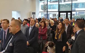 Teilnehmende am Einweihungsgottesdienst in Tirana/Albanien