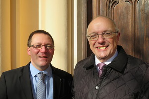Dr. Mario Fischer (li.) mit Bischof Dr. Michael Bünker in Warschau