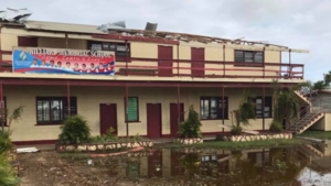 Überflutung und Dachschäden an der Hilliard Memorial School auf Tonga