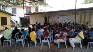 Teilnehmende des Alphabetisierungskurses bei der Schlussveranstaltung in Port Moresby