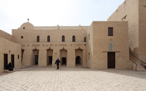 Nordseite der Kirche des hl. Misael, Kloster des hl. Samuel des Bekenners, Ägypten