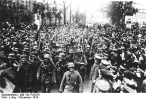 Rückkehr der deutschen Fronttruppen nach Unterzeichnung des Waffenstillstandes von Compiègne am 11.11.1918