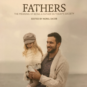 Buchcover des medienübergreifenden Projekts «Fathers»
