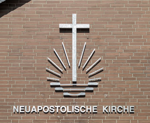 Logo der Neuapostolischen Kirche auf der Aussenwand der NAK-Kirche in Dülmen, Deutschland