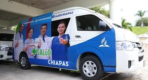 Zwei der acht neuen Transporter der adventistischen Gesundheitsdienste in Chiapas/Mexiko