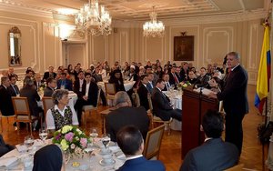 Präsident Ivan Duque spricht zu den religiösen Führern beim Frühstück im Präsidentenpalast