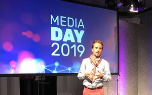 Marvin Brand, aus der Schweiz, präsentiert seine Projektidee am Media Day