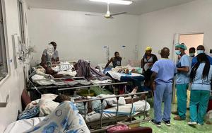 Verletzte des Erdbebens warten im «Haiti Adventist Hospital» auf Behandlung.