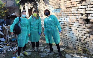 Medizinische Teams von ADRA Serbien suchen Obdachlose in verlassenen Gebäuden auf und bieten kostenlose medizinische Beratung an