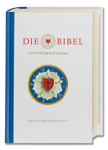 Die Bibelübersetzung von Martin Luther (hier die gedruckte Jubiläumsausgabe von 2017) wird weiterhin gern verwendet.
