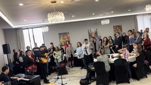 Auf der Jubiläumsfeier der adventistischen Kirche in Albanien wurde auch viel gesungen.