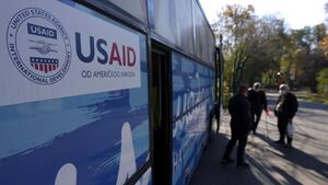 Mit dem Bus, der von USAID mitfinanziert wird, unterstützt ADRA Serbien wohnungslose Menschen.