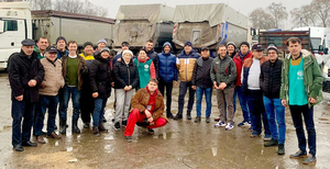 Freiwillige und Mitarbeitende von ADRA Rumänien vor der Abreise in die Ukraine.