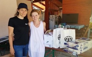 ADRA verteilt u.a. Hygienepakete an Familien in den vom Hochwasser betroffenen Gebieten in Slowenien.