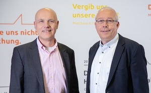 Die Präsidenten der Freikirche der Siebenten-Tags-Adventisten in Deutschland, J. Naether (NDV, li) und W. Dullinger (SDV).