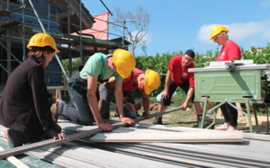 ADRA-Freiwillige an der Arbeit.