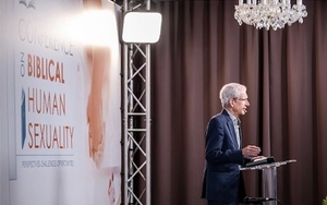 Mario Brito, Präsident der teilkontinentalen adventistischen Kirchenleitung (EUD) an der Konferenz zur Sexualität des Menschen.