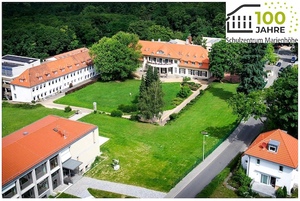 Ein Teil des 40.000 Quadratmeter grossen Campus des Schulzentrums Marienhöhe mit dem Jugendstilbau des Haupthauses.