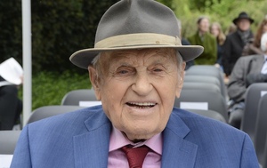 Nick Hope bei der Gedenkfeier anlässlich der Befreiung des KZ Dachau im Jahr 2024.
