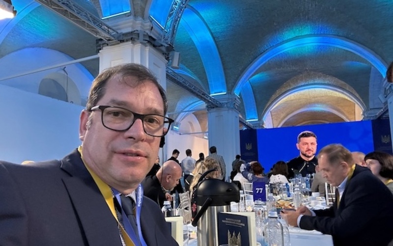 Präsident des Dachverbands Freikirchen.ch nimmt am nationalen Gebetsfrühstück in der Ukraine teil