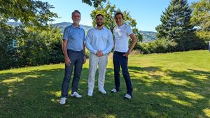 Stabübergabe mit Stephan Sigg (links), Raphael Burkhardt (mitte) und Dominik Maurer (rechts)