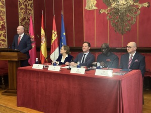 Eröffnung der Konferenz durch  (v.l.) Paulo Macedo (AIDLR-Generalsekretär) mit Soledad de Frutos del Valle (Vizepräsidentin der 