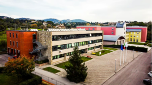 Blick auf den Campus der Hochschule „Villa Aurora“ in Florenz.