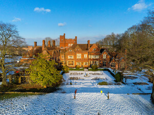 Blick auf den Campus des Newbold Colleges (England).